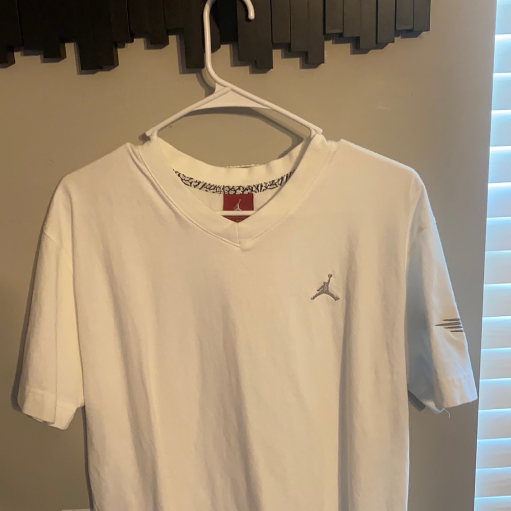 Jordan v neck
